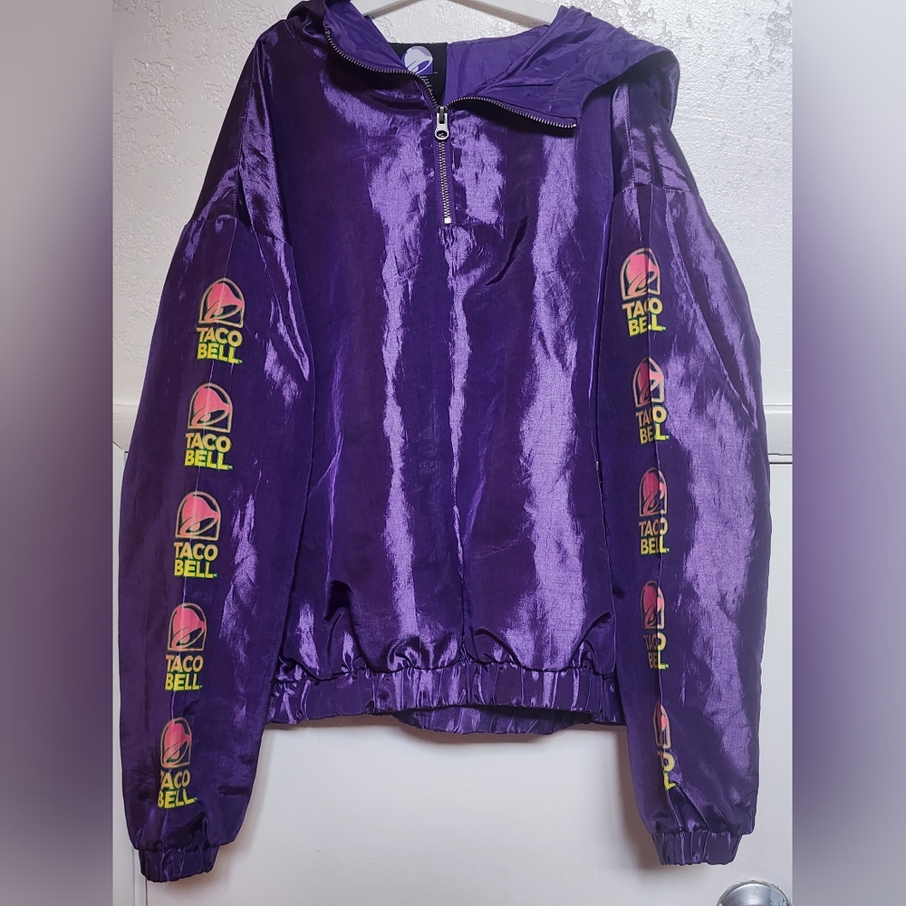 Forever 21 Taco Bell Jacket Size Medium